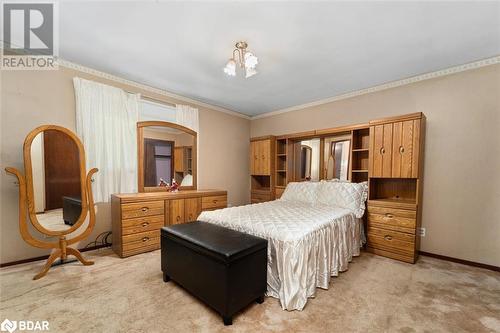 1098 Sideroad 15, Schomberg, ON - Indoor Photo Showing Bedroom