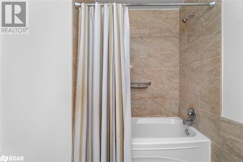 1098 Sideroad 15, Schomberg, ON - Indoor Photo Showing Bathroom