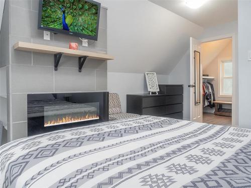 330 Lipton Street, Winnipeg, MB - Indoor Photo Showing Bedroom