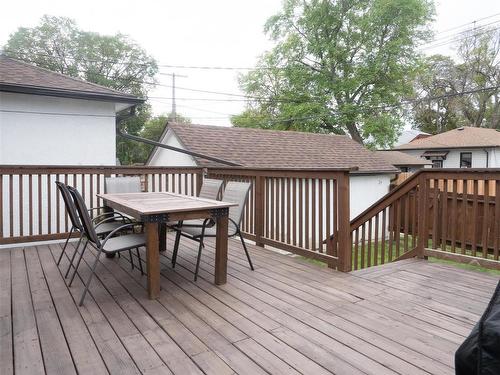 330 Lipton Street, Winnipeg, MB - Outdoor With Deck Patio Veranda With Exterior