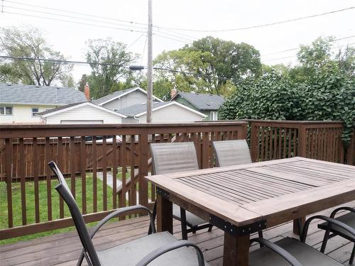 330 Lipton Street, Winnipeg, MB - Outdoor With Deck Patio Veranda With Exterior