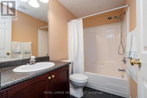 74 Hearthwood Crescent, Kitchener, ON - Indoor Photo Showing Bathroom