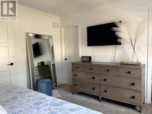 24 Wheatfield Road, Barrie, ON - Indoor Photo Showing Bedroom