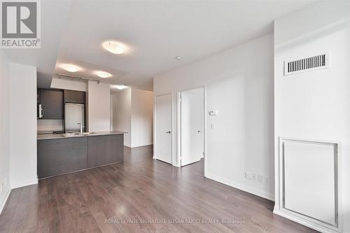 907 - 500 Sherbourne Street, Toronto, ON - Indoor Photo Showing Kitchen