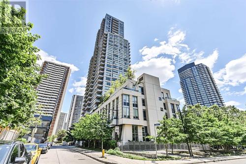 907 - 500 Sherbourne Street, Toronto, ON - Outdoor With Facade