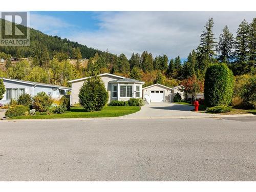 1002 11Th  N Avenue, Creston, BC - Outdoor