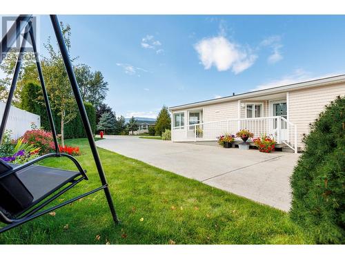 1002 11Th  N Avenue, Creston, BC - Outdoor