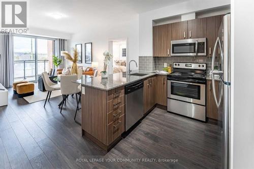 319 - 11611 Yonge Street, Richmond Hill, ON - Indoor Photo Showing Kitchen With Stainless Steel Kitchen