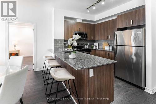 319 - 11611 Yonge Street, Richmond Hill, ON - Indoor Photo Showing Kitchen With Stainless Steel Kitchen