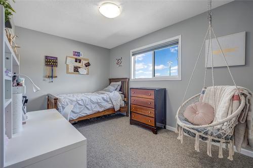 1620 Hatfield Avenue, Penticton, BC - Indoor Photo Showing Bedroom