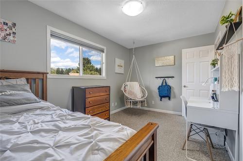 1620 Hatfield Avenue, Penticton, BC - Indoor Photo Showing Bedroom