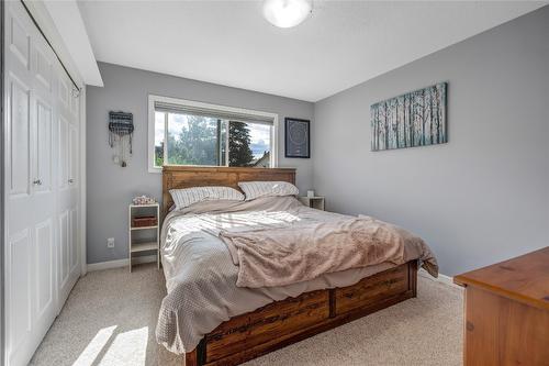 1620 Hatfield Avenue, Penticton, BC - Indoor Photo Showing Bedroom