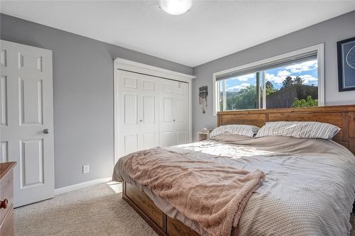 1620 Hatfield Avenue, Penticton, BC - Indoor Photo Showing Bedroom