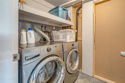 1620 Hatfield Avenue, Penticton, BC - Indoor Photo Showing Laundry Room