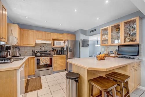 1620 Hatfield Avenue, Penticton, BC - Indoor Photo Showing Kitchen