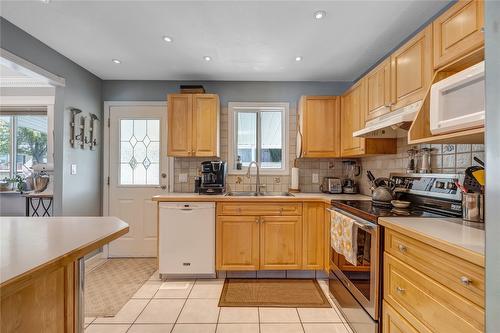 1620 Hatfield Avenue, Penticton, BC - Indoor Photo Showing Kitchen With Double Sink