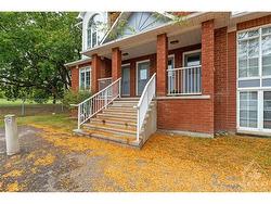 72 BRISTON Private  Ottawa, ON K1G 5P5