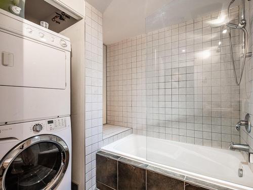 Bathroom - 509-7060 Rue Hutchison, Montréal (Villeray/Saint-Michel/Parc-Extension), QC - Indoor Photo Showing Laundry Room