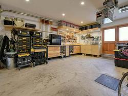 Garage - 