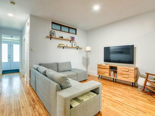 Salon - 6396  - 6400 Rue De La Roche, Montréal (Rosemont/La Petite-Patrie), QC - Indoor Photo Showing Living Room