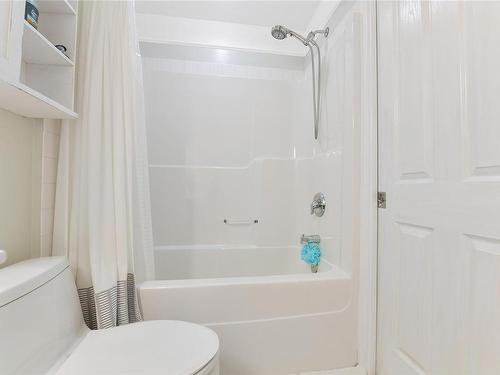 404-623 Treanor Ave, Langford, BC - Indoor Photo Showing Bathroom