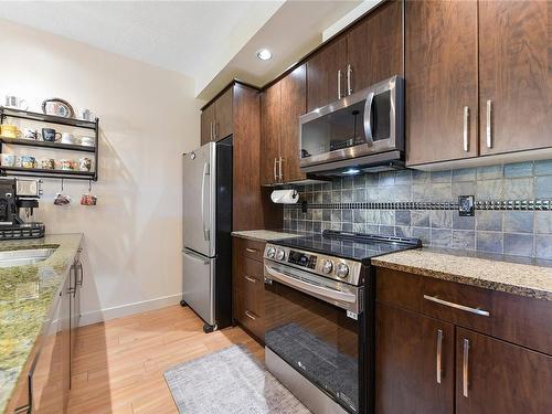 404-623 Treanor Ave, Langford, BC - Indoor Photo Showing Kitchen With Stainless Steel Kitchen