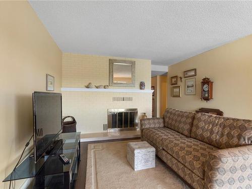 604-420 Linden Ave, Victoria, BC - Indoor Photo Showing Living Room