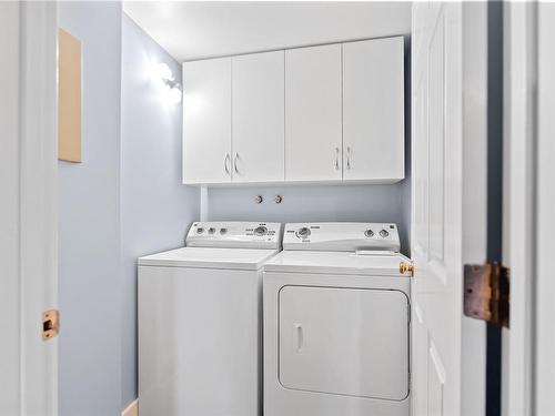 604-420 Linden Ave, Victoria, BC - Indoor Photo Showing Laundry Room