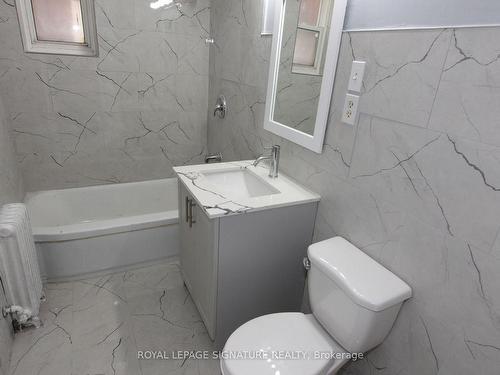 31 Fifteenth St, Toronto, ON - Indoor Photo Showing Bathroom