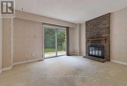 2822 Folkway Drive, Mississauga, ON - Indoor Photo Showing Living Room With Fireplace