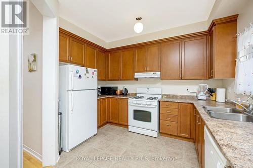 28 Eagleview Way, Halton Hills, ON - Indoor Photo Showing Kitchen With Double Sink