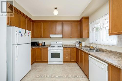 28 Eagleview Way, Halton Hills, ON - Indoor Photo Showing Kitchen With Double Sink