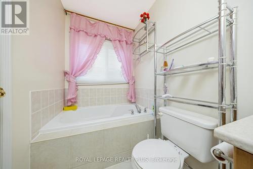 28 Eagleview Way, Halton Hills, ON - Indoor Photo Showing Bathroom