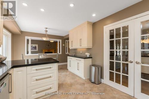 7271 Windrush Court, Mississauga, ON - Indoor Photo Showing Kitchen