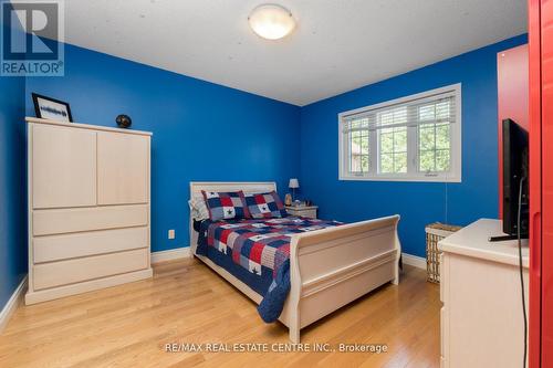 7271 Windrush Court, Mississauga, ON - Indoor Photo Showing Bedroom