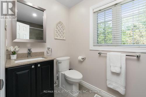 7271 Windrush Court, Mississauga, ON - Indoor Photo Showing Bathroom