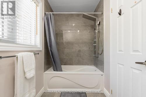 7271 Windrush Court, Mississauga, ON - Indoor Photo Showing Bathroom