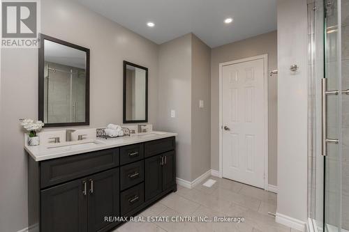 7271 Windrush Court, Mississauga, ON - Indoor Photo Showing Bathroom