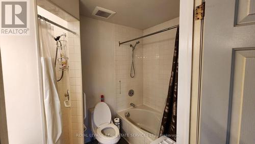 26 Seres Drive, Tillsonburg, ON - Indoor Photo Showing Bathroom