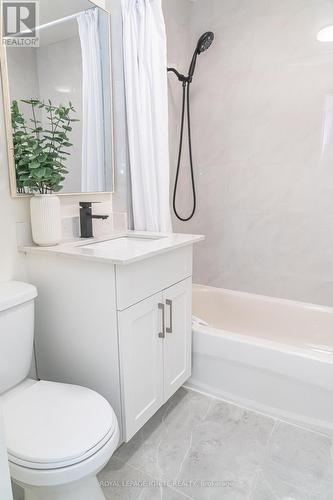 381 Victory Avenue, Welland, ON - Indoor Photo Showing Bathroom