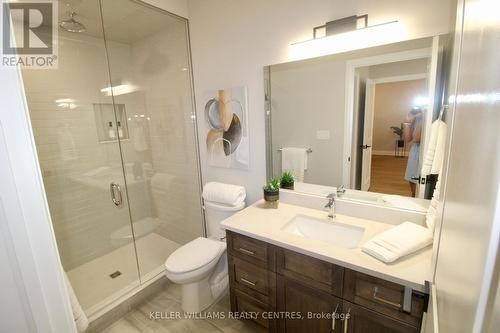 705 18Th Street, Hanover, ON - Indoor Photo Showing Bathroom