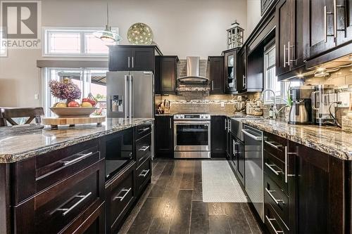 71 Shelbourne Street, Sudbury, ON - Indoor Photo Showing Kitchen With Upgraded Kitchen