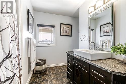 71 Shelbourne Street, Sudbury, ON - Indoor Photo Showing Bathroom