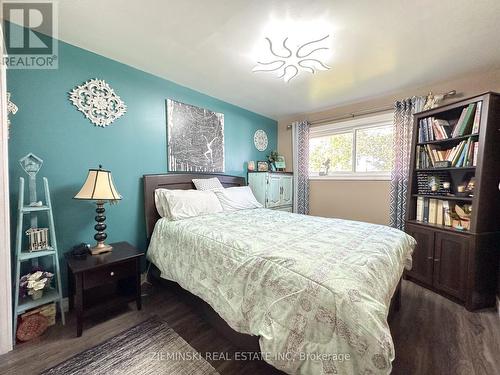 112 Picadilly Circle, Iroquois Falls, ON - Indoor Photo Showing Bedroom