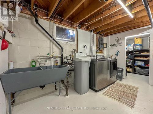 112 Picadilly Circle, Iroquois Falls, ON - Indoor Photo Showing Laundry Room