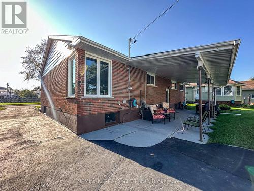 112 Picadilly Circle, Iroquois Falls, ON - Outdoor With Exterior