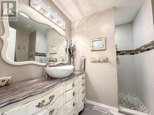 112 Picadilly Circle, Iroquois Falls, ON - Indoor Photo Showing Bathroom