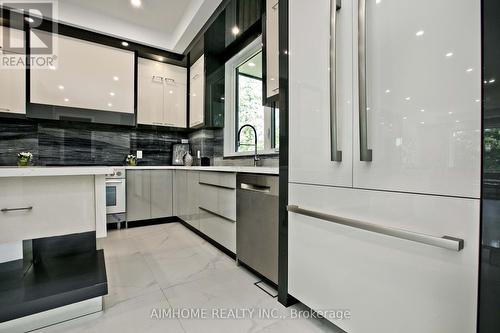 142 Ranee Avenue, Toronto, ON - Indoor Photo Showing Kitchen With Upgraded Kitchen