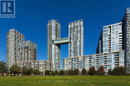 936 - 15 Iceboat Terrace, Toronto, ON - Outdoor With Facade