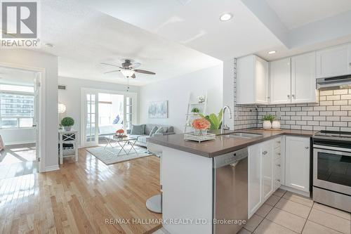 838 - 125 Omni Drive, Toronto, ON - Indoor Photo Showing Kitchen